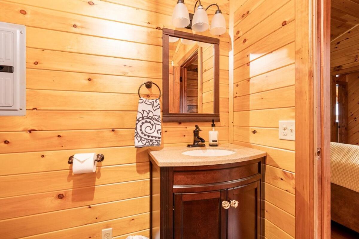 Secluded Wooded Cabin Near The Hocking Hills New Straitsville Exterior foto